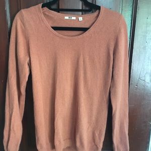 Uniqlo salmon cashmere sweater